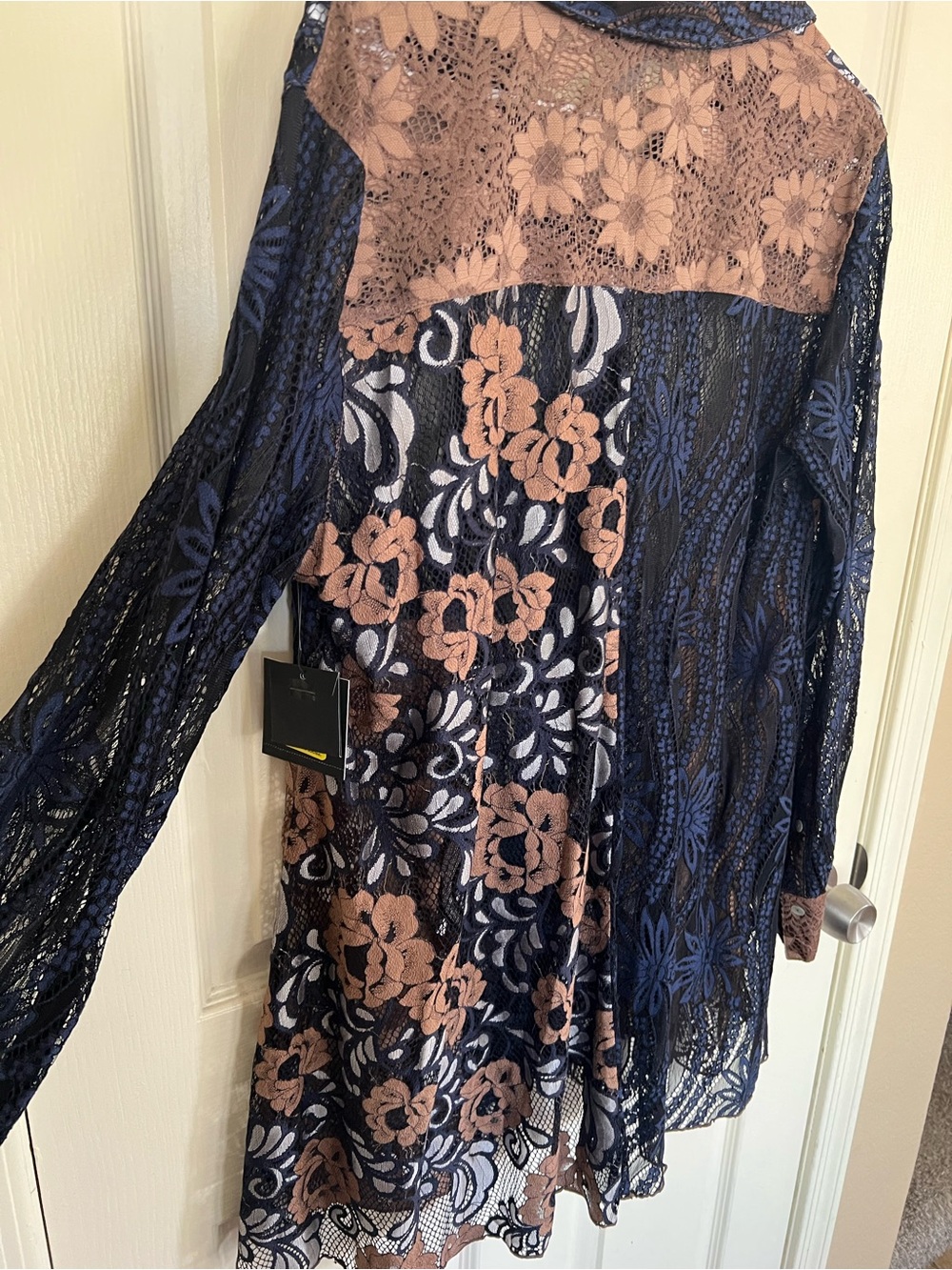 John Mark NWT Patchwork Lace Button Front Tunic Navy Floral Large - Picture 9 of 12